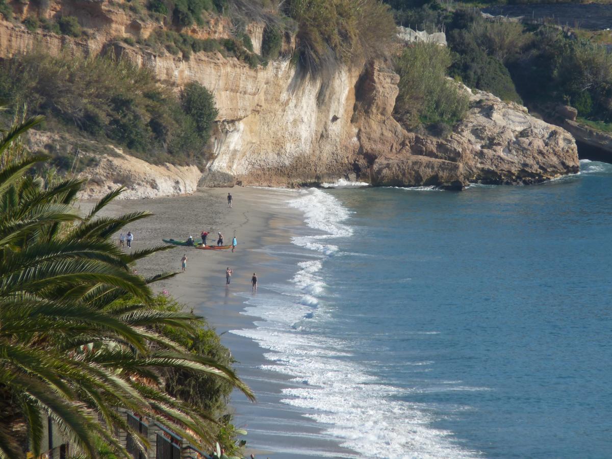 Hostal Alegre Nerja Bagian luar foto