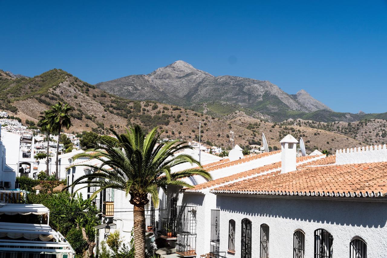 Hostal Alegre Nerja Bagian luar foto